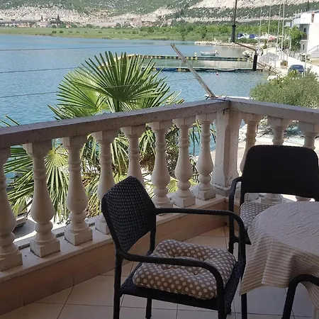 Grosse In Rogotin Mit Eigenem Balkon * Ploce (Dubrovnik-Neretva)